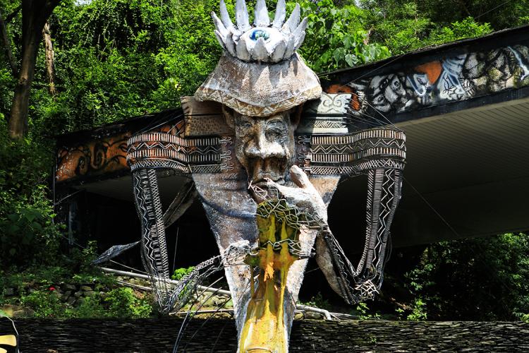 05在我熟悉的文化我是巨人 In My Familiar Culture, I Am a Giant